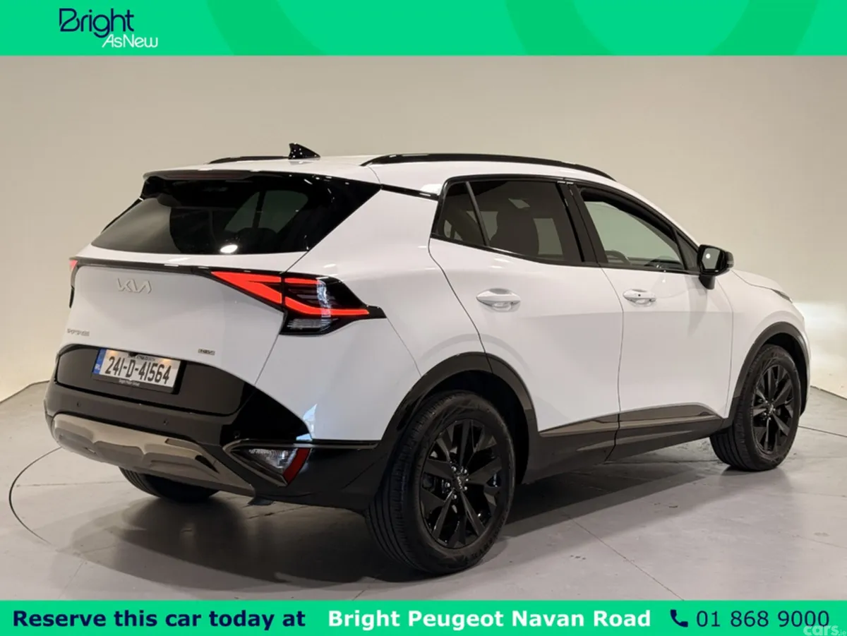 Kia Sportage MPV, Petrol Hybrid, 2024, White