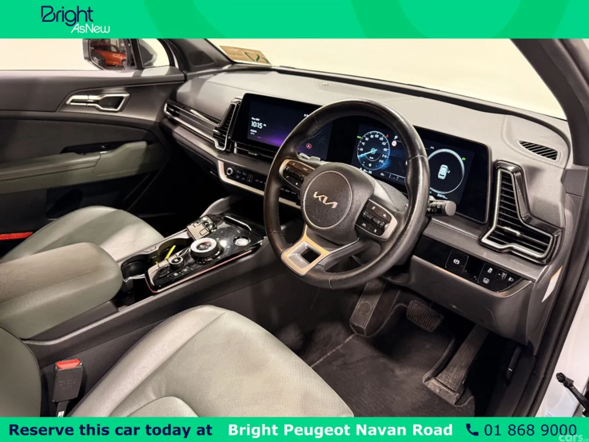 Kia Sportage MPV, Petrol Hybrid, 2024, White
