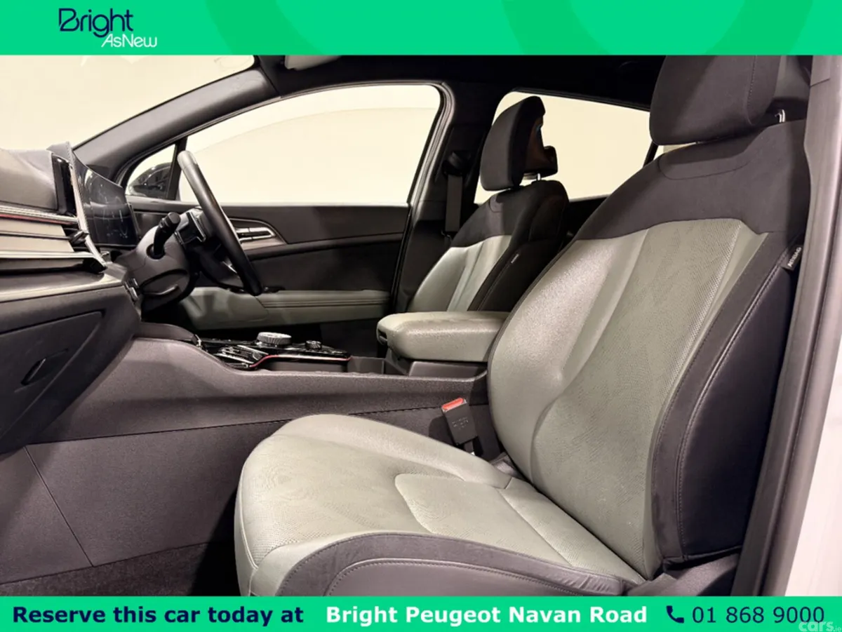 Kia Sportage MPV, Petrol Hybrid, 2024, White