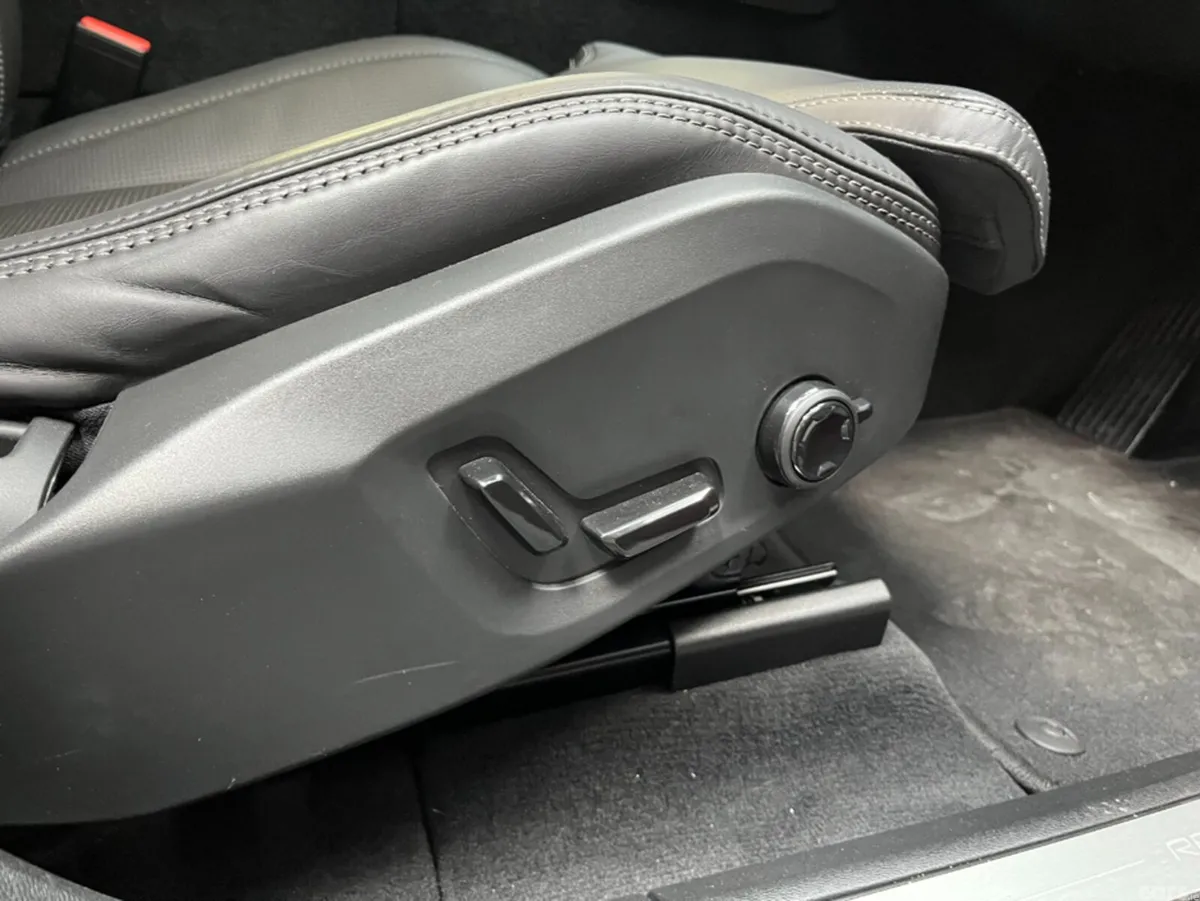 Volvo XC60 SUV, Petrol Plug-in Hybrid, 2024, Red