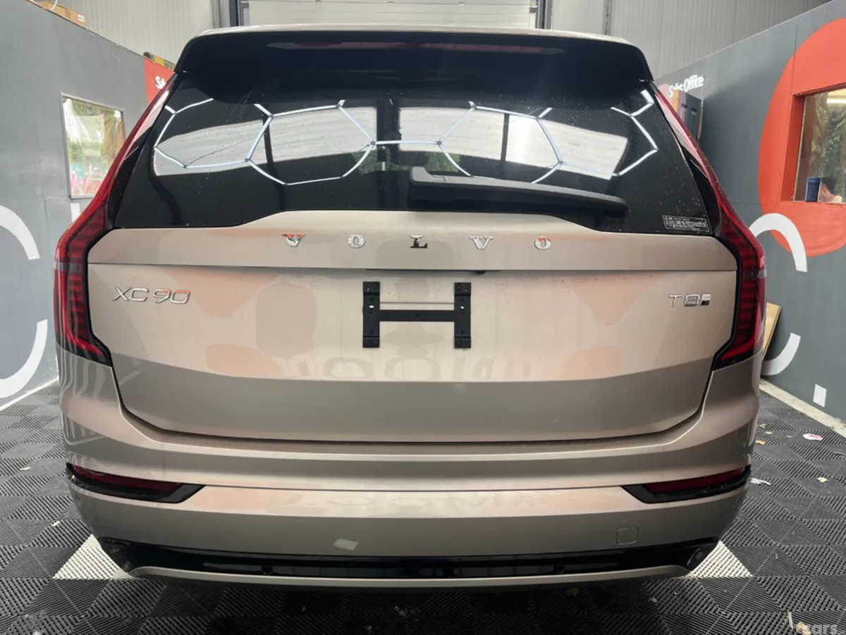Volvo XC90 SUV, Petrol Plug-in Hybrid, 2025, Gold