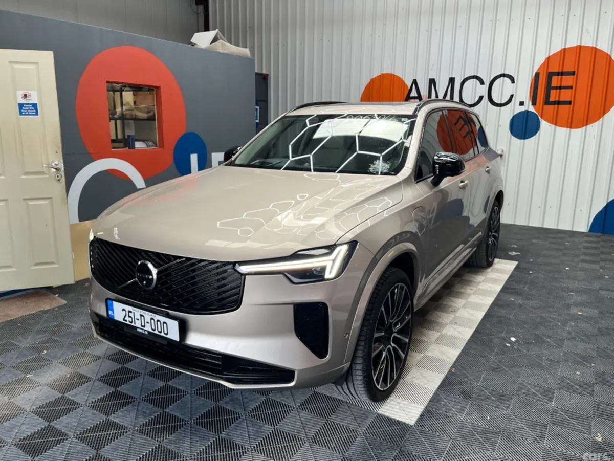 Volvo XC90 SUV, Petrol Plug-in Hybrid, 2025, Gold
