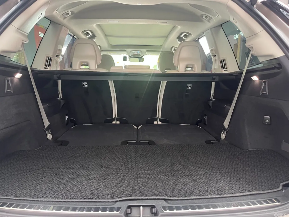 Volvo XC90 SUV, Petrol Plug-in Hybrid, 2025, Gold