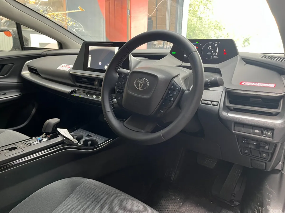 Toyota Prius Estate, Petrol, 2025, Silver