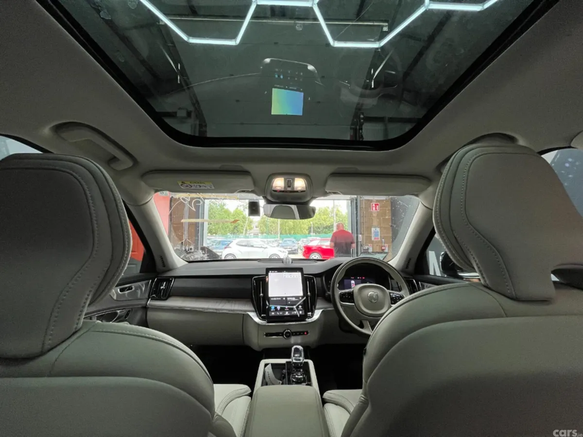 Volvo XC90 SUV, Petrol Plug-in Hybrid, 2025, Gold