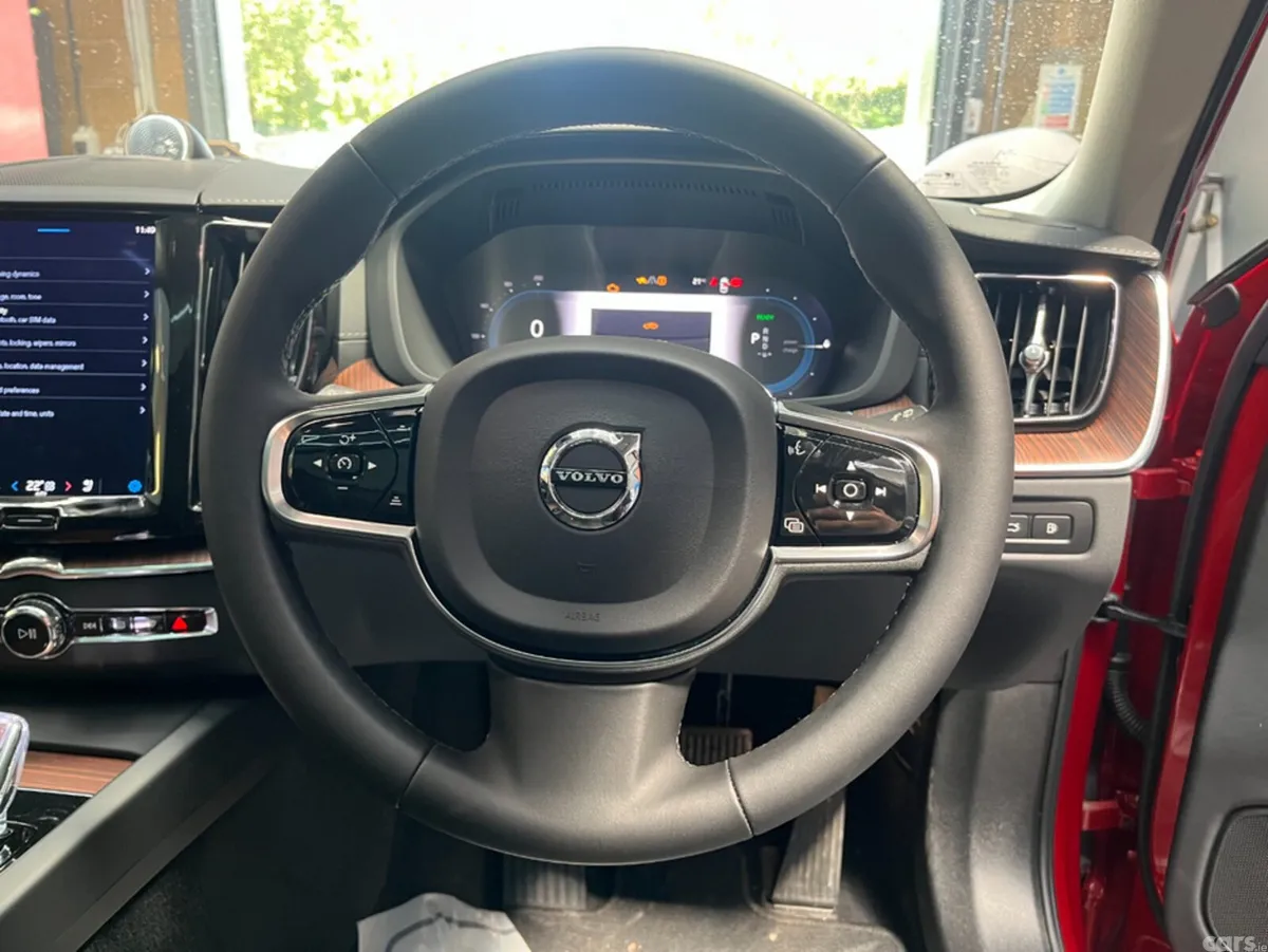 Volvo XC60 SUV, Petrol Plug-in Hybrid, 2024, Red