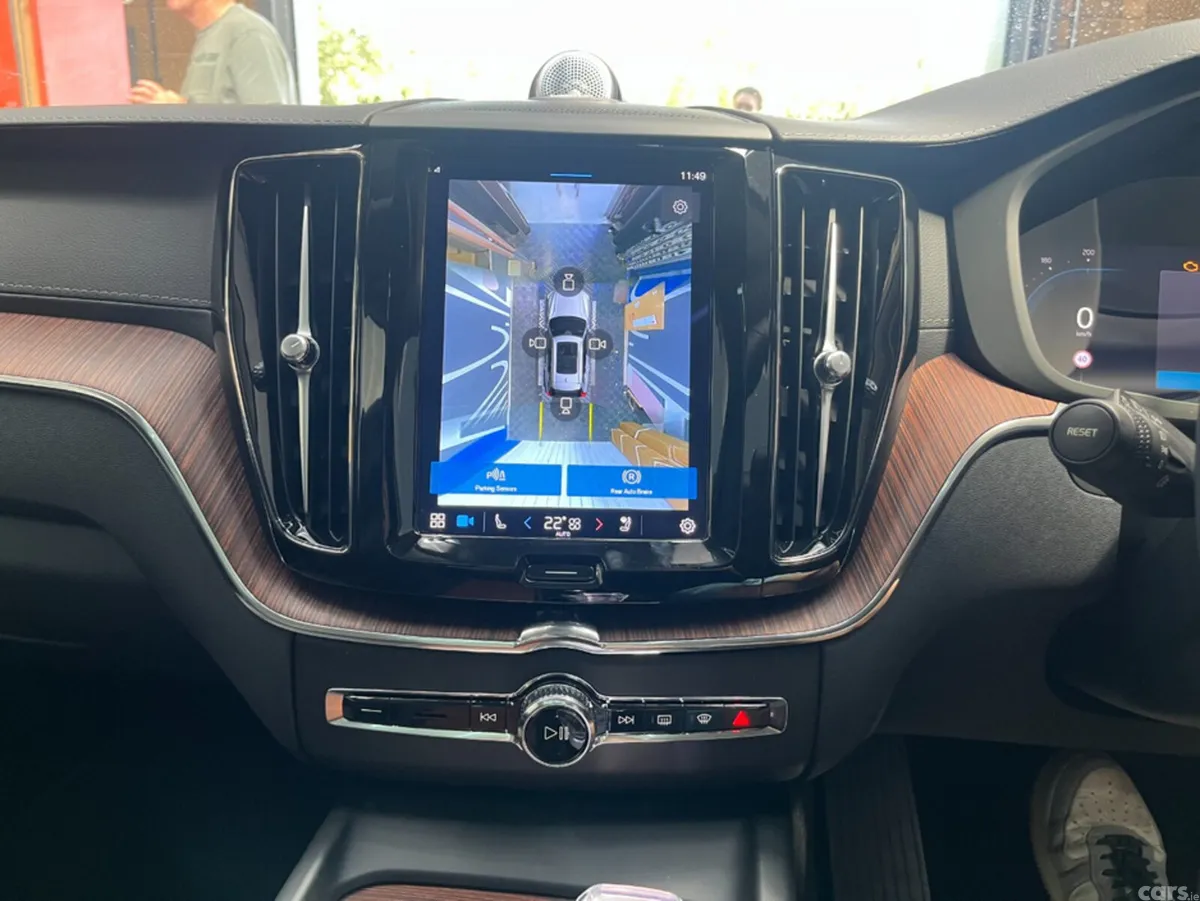 Volvo XC60 SUV, Petrol Plug-in Hybrid, 2024, Red