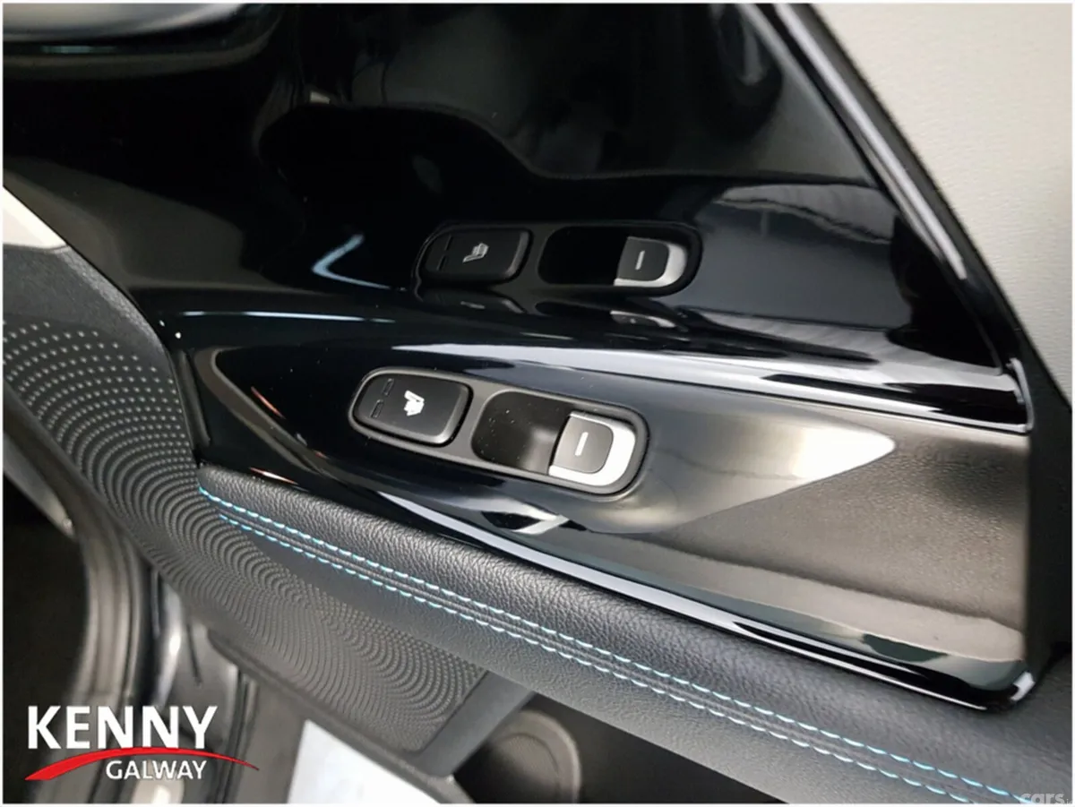 Kia Niro Estate, Petrol Plug-in Hybrid, 2022, Black