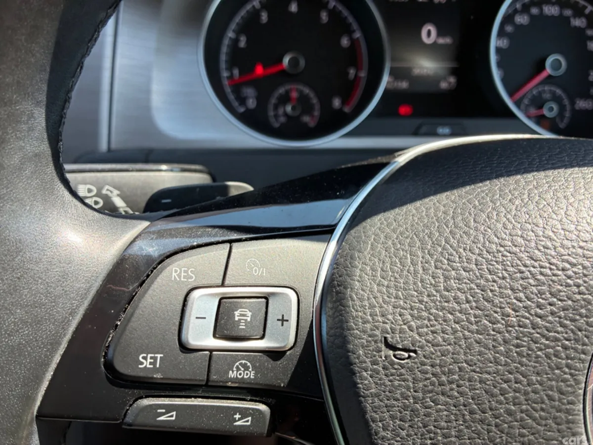 Volkswagen Golf Hatchback, Petrol, 2017, Red