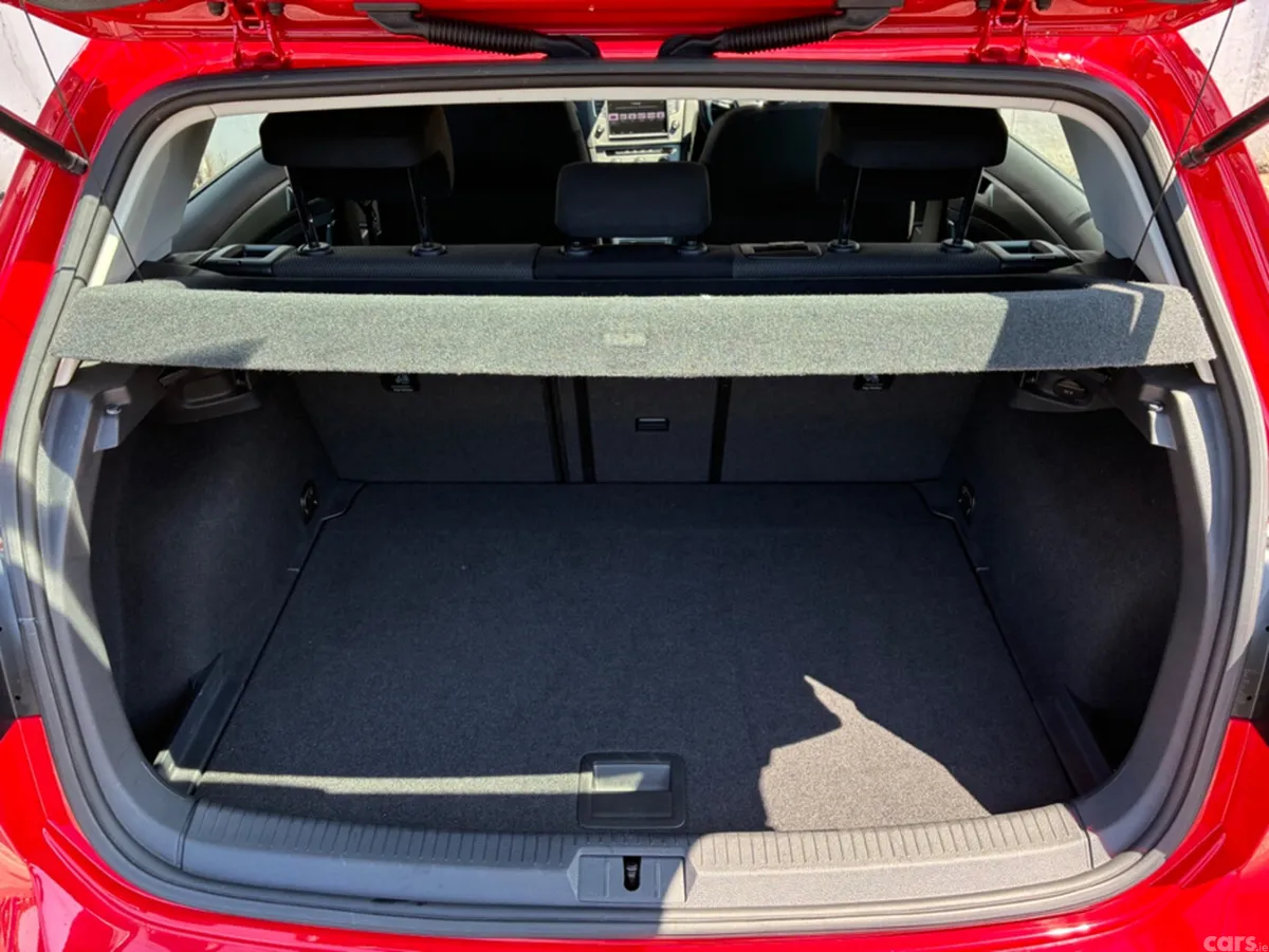 Volkswagen Golf Hatchback, Petrol, 2015, Red