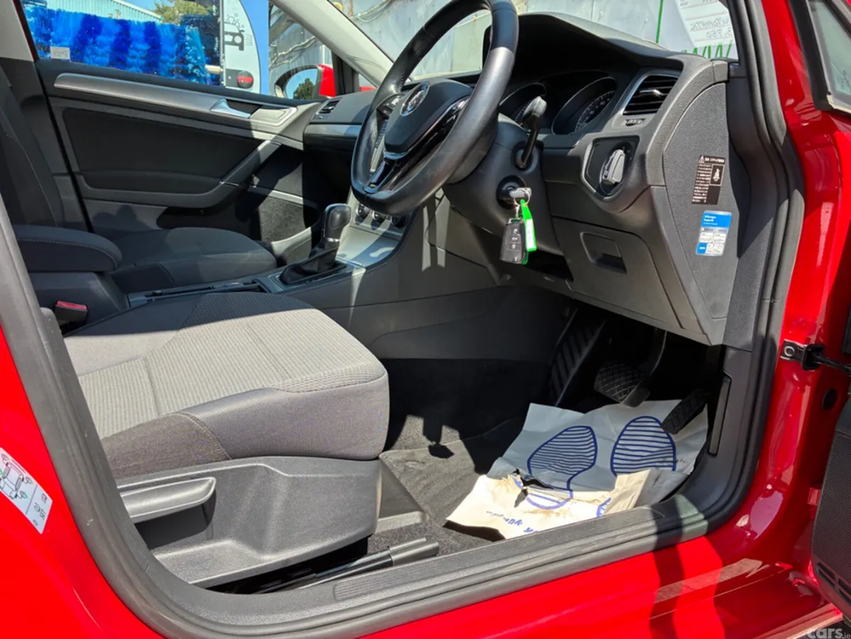 Volkswagen Golf Hatchback, Petrol, 2015, Red
