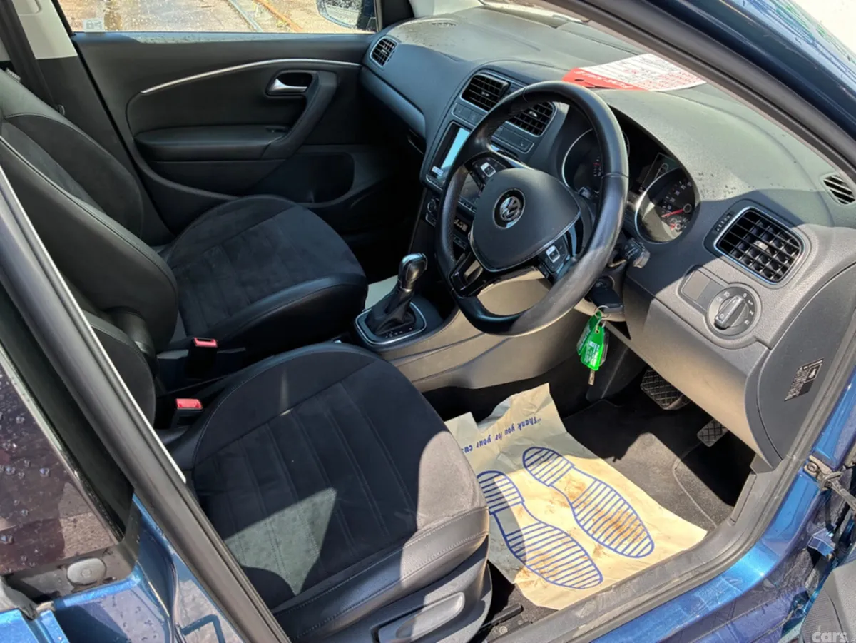 Volkswagen Polo Hatchback, Petrol, 2016, Blue