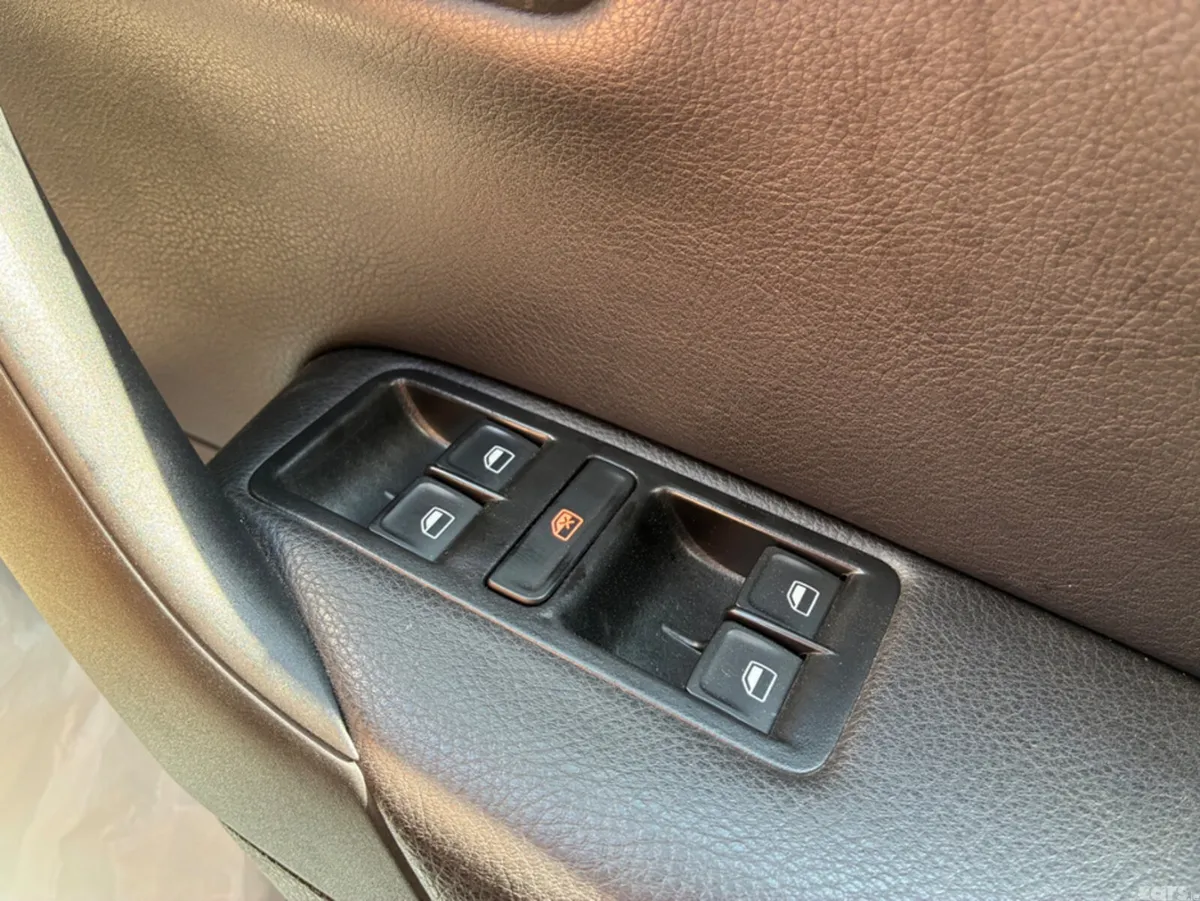 Volkswagen Polo Hatchback, Petrol, 2016, Blue