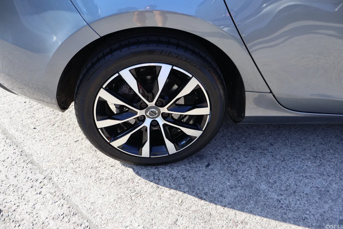 Volvo V40 Estate, Diesel, 2019, Grey