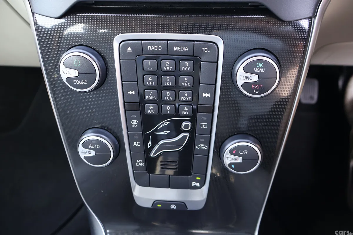 Volvo V40 Estate, Diesel, 2019, Grey