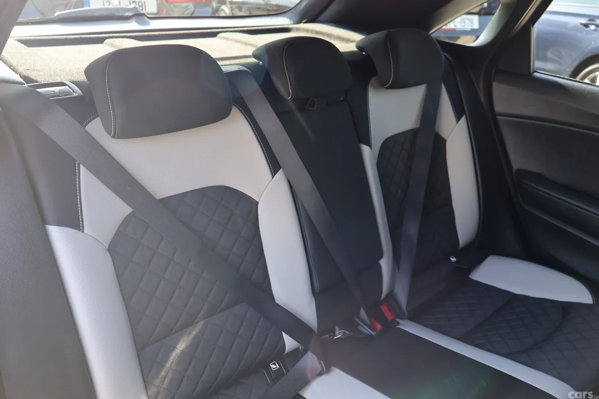 Kia Ceed Hatchback, Petrol, 2020, Black