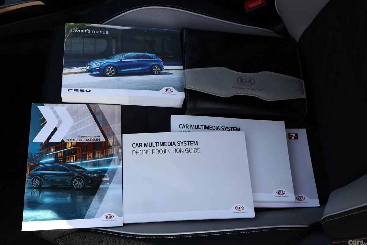 Kia Ceed Hatchback, Petrol, 2020, Black