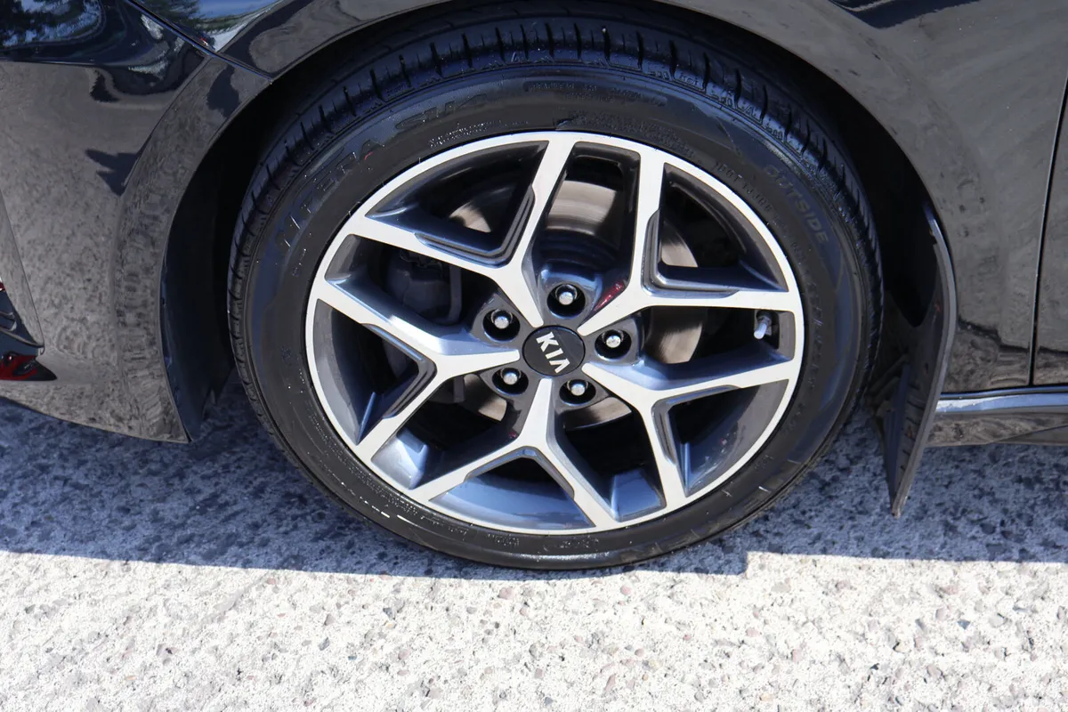 Kia Ceed Hatchback, Petrol, 2020, Black