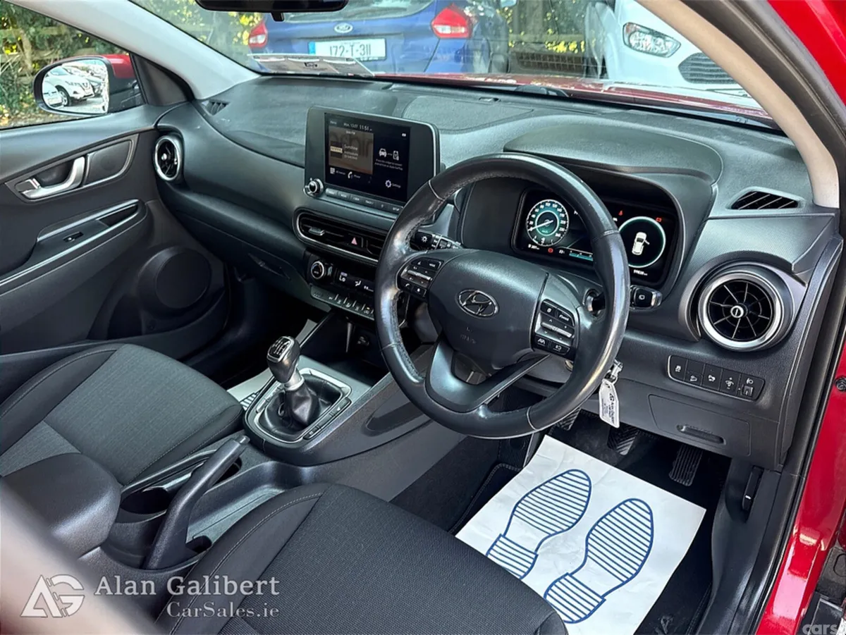 Hyundai KONA MPV, Diesel, 2021, Red