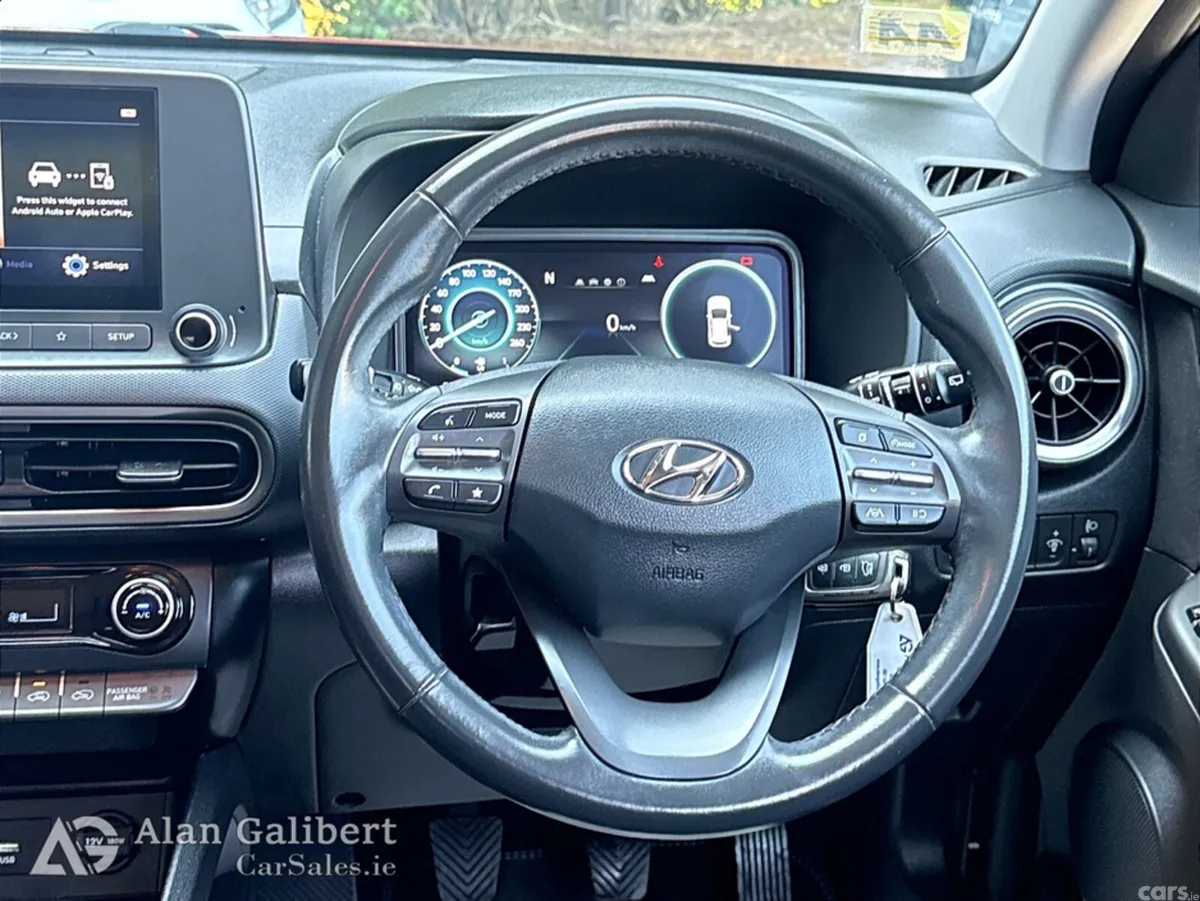 Hyundai KONA MPV, Diesel, 2021, Red