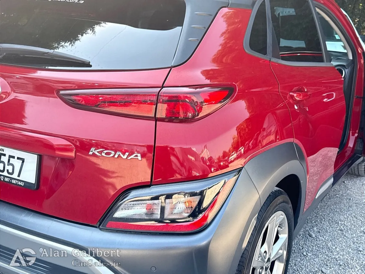 Hyundai KONA MPV, Diesel, 2021, Red