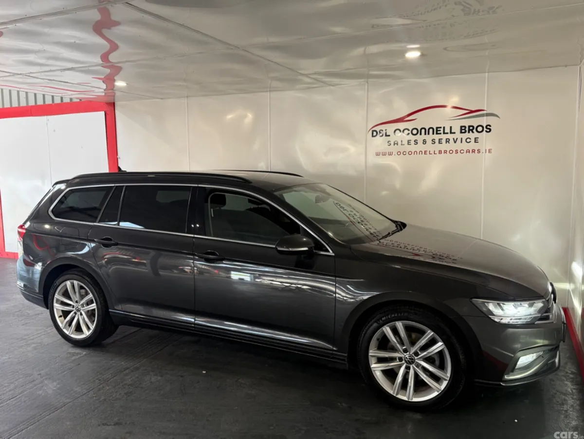 Volkswagen Passat Estate, Diesel, 2023, Grey