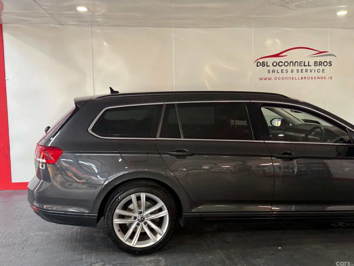 Volkswagen Passat Estate, Diesel, 2023, Grey