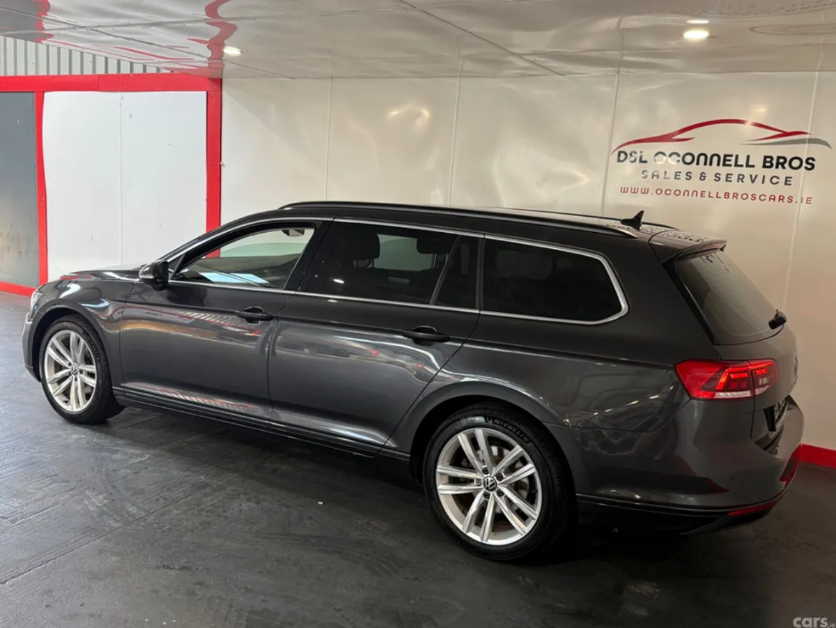Volkswagen Passat Estate, Diesel, 2023, Grey
