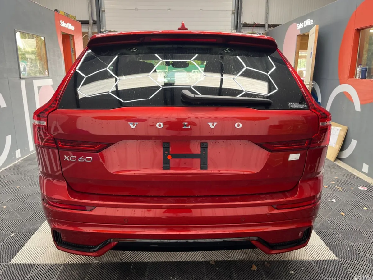 Volvo XC60 SUV, Petrol Plug-in Hybrid, 2024, Red