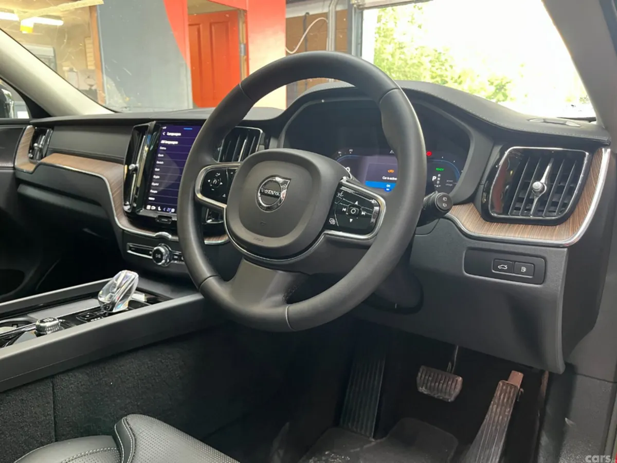 Volvo XC60 SUV, Petrol Plug-in Hybrid, 2024, Red