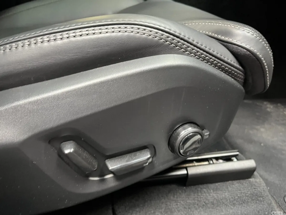 Volvo XC60 SUV, Petrol Plug-in Hybrid, 2024, Red