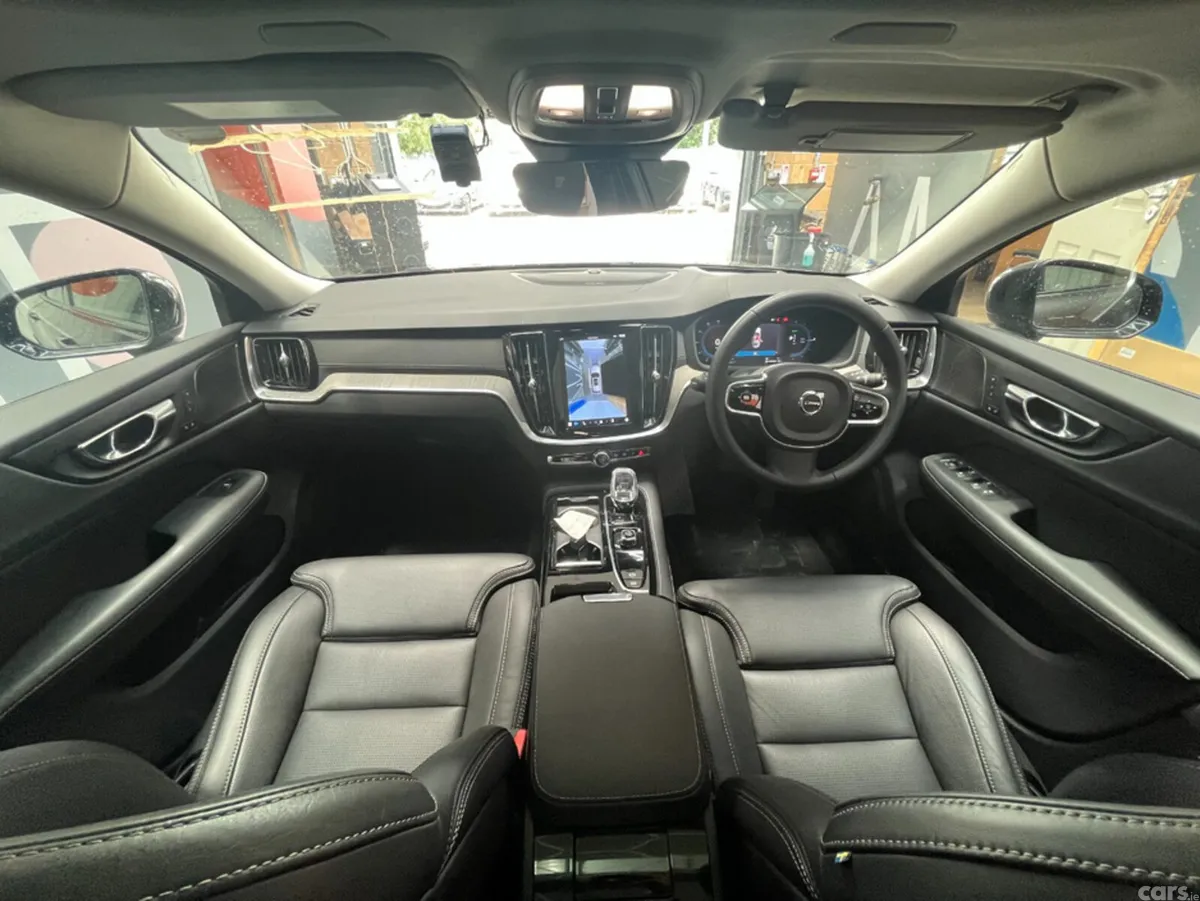 Volvo V60 Estate, Petrol Plug-in Hybrid, 2023, Grey