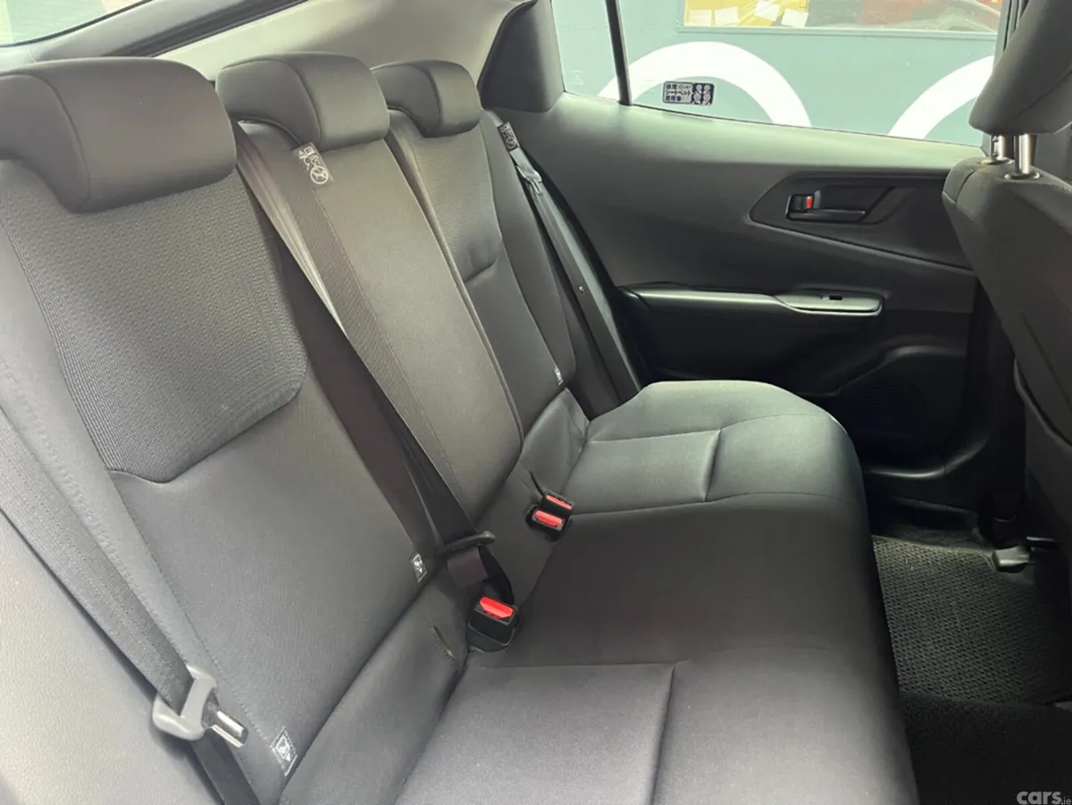 Toyota Prius Estate, Petrol, 2025, Silver