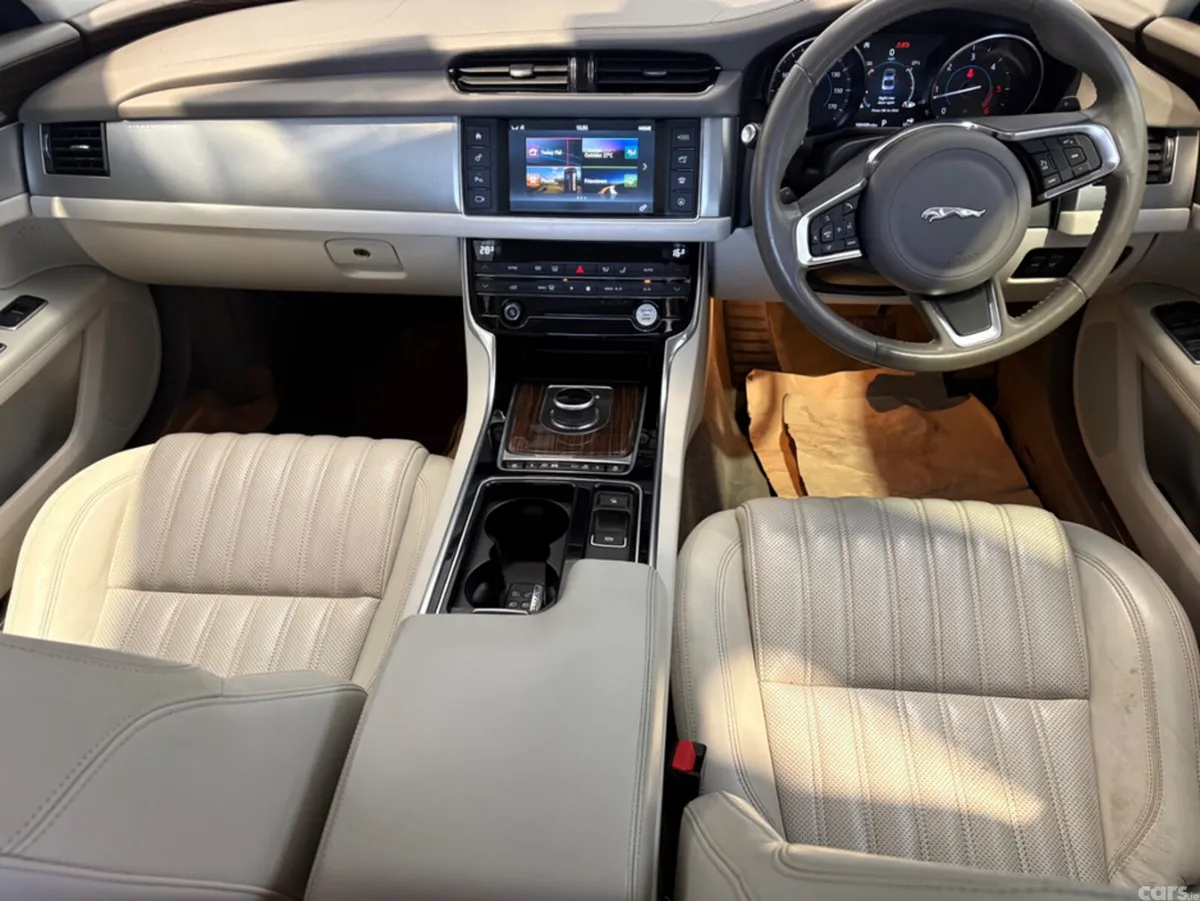Jaguar XF Saloon, Diesel, 2018, Black