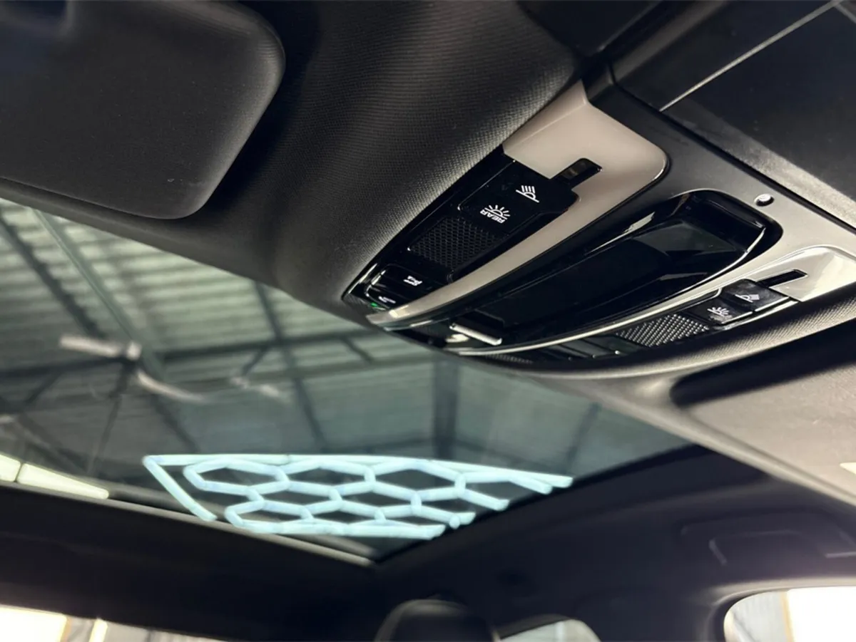 Porsche Cayenne MPV, Petrol Hybrid, 2023, White