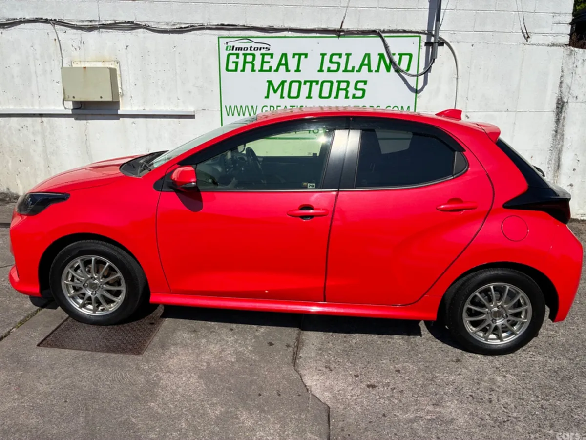 Toyota Yaris Hatchback, Petrol Hybrid, 2020, Red