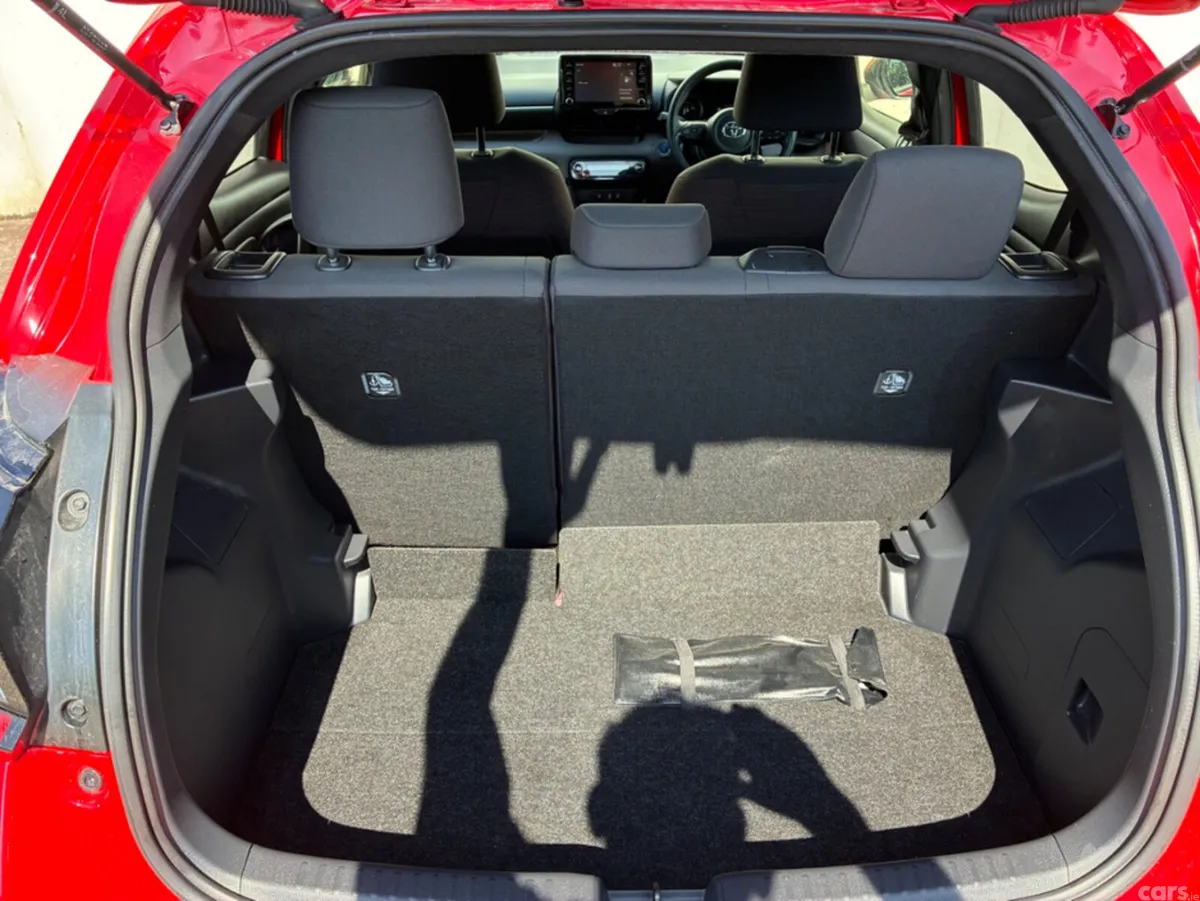 Toyota Yaris Hatchback, Petrol Hybrid, 2020, Red
