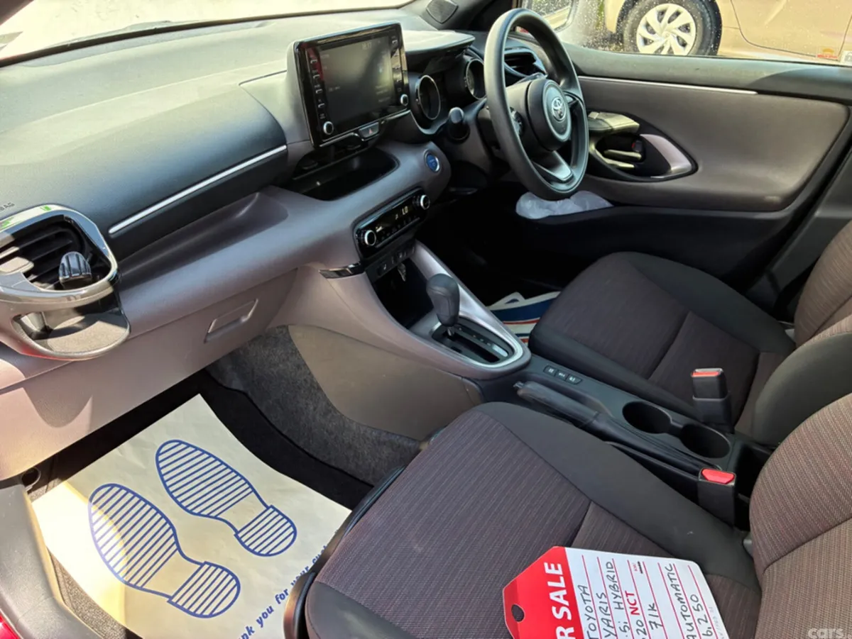 Toyota Yaris Hatchback, Petrol Hybrid, 2020, Red