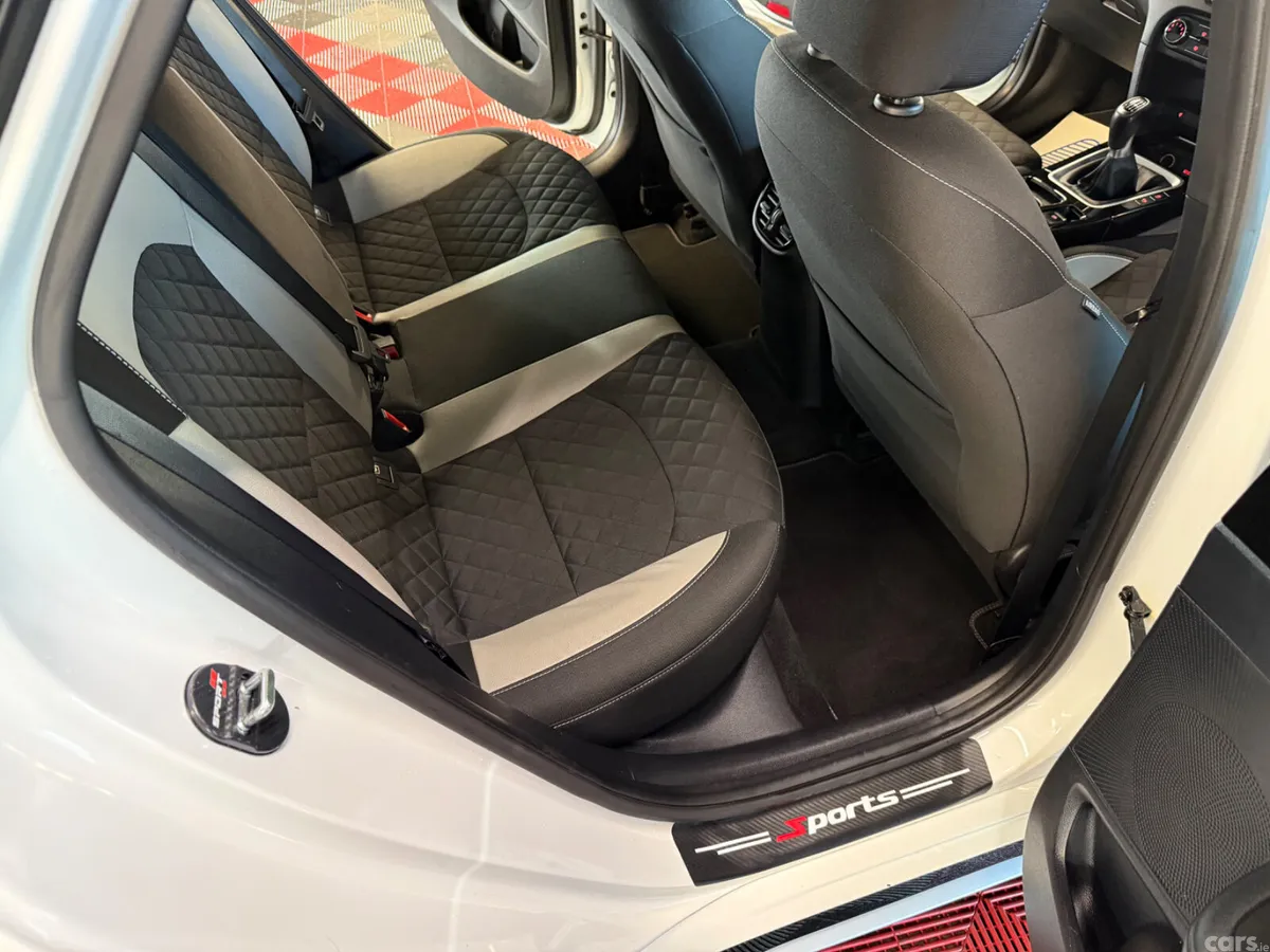 Kia Ceed Hatchback, Diesel, 2021, White