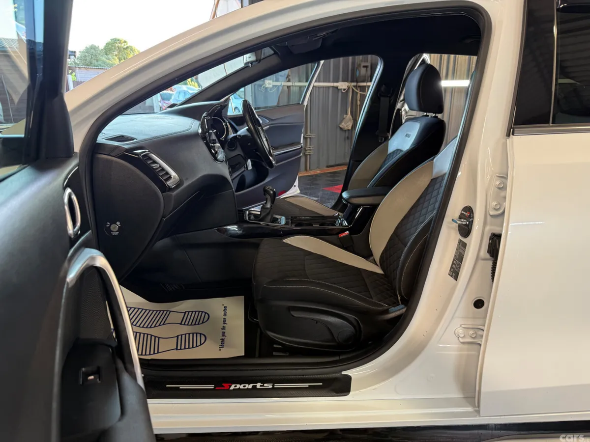 Kia Ceed Hatchback, Diesel, 2021, White