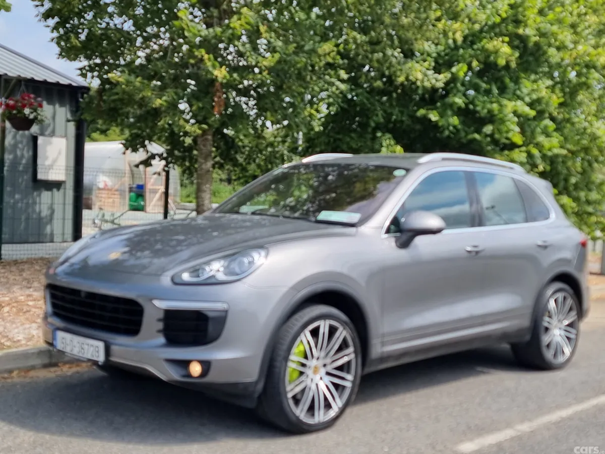 Porsche Cayenne SUV, Petrol Plug-in Hybrid, 2015, Grey