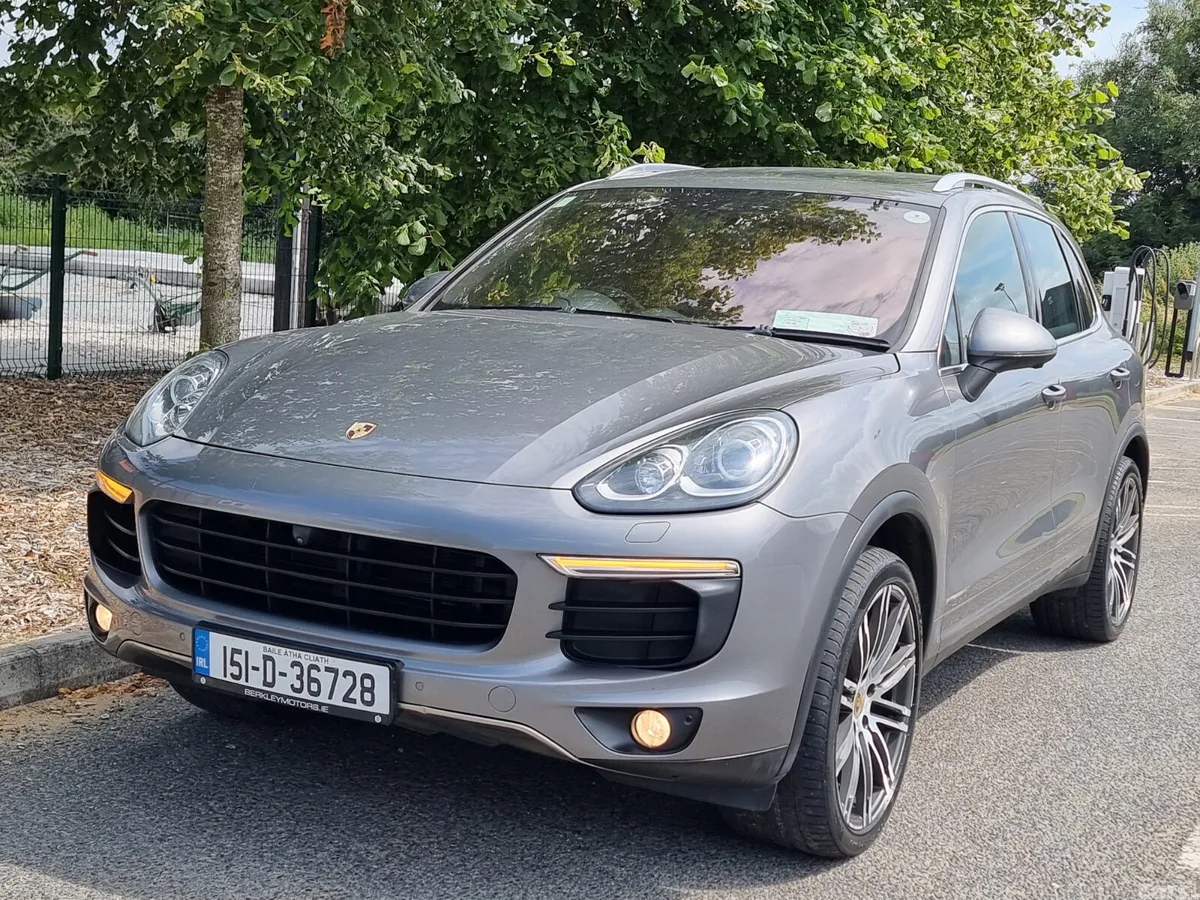 Porsche Cayenne SUV, Petrol Plug-in Hybrid, 2015, Grey