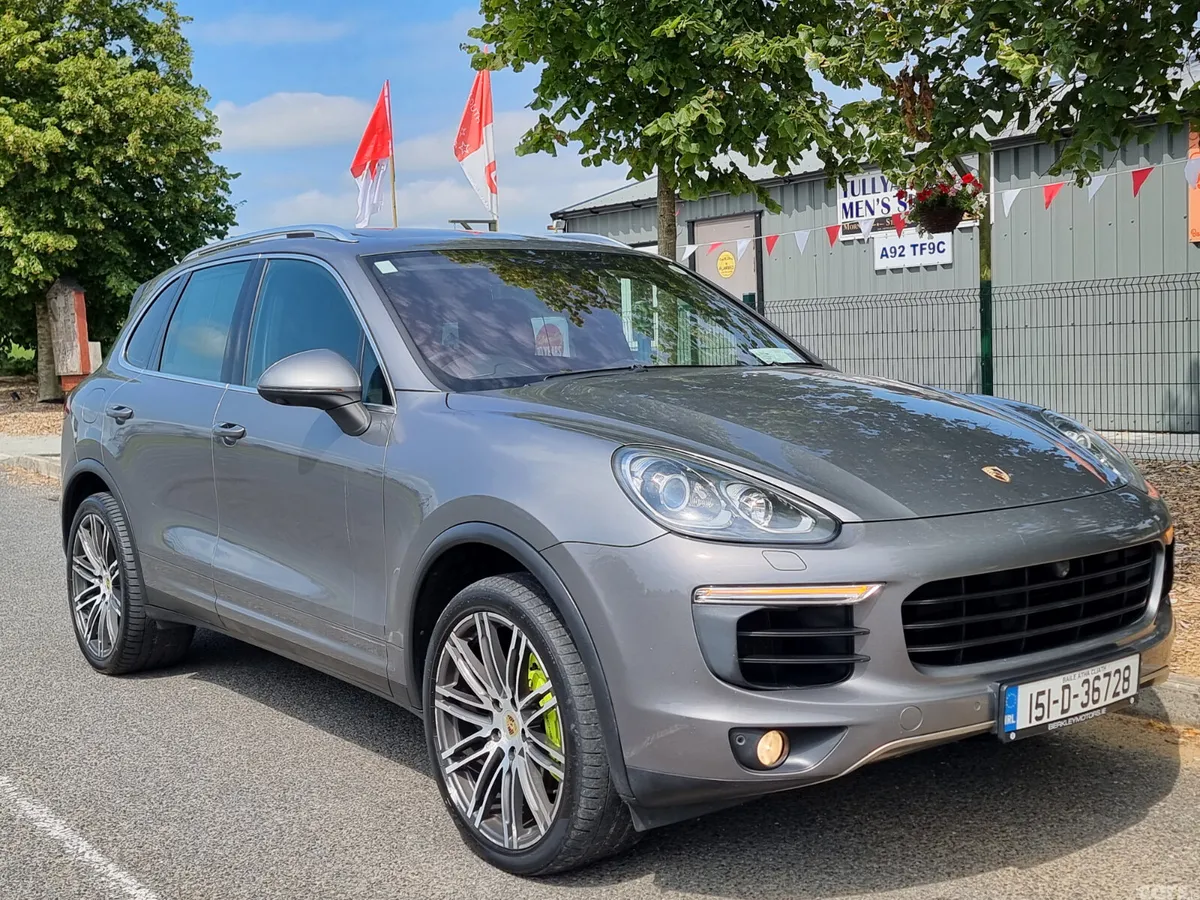 Porsche Cayenne SUV, Petrol Plug-in Hybrid, 2015, Grey