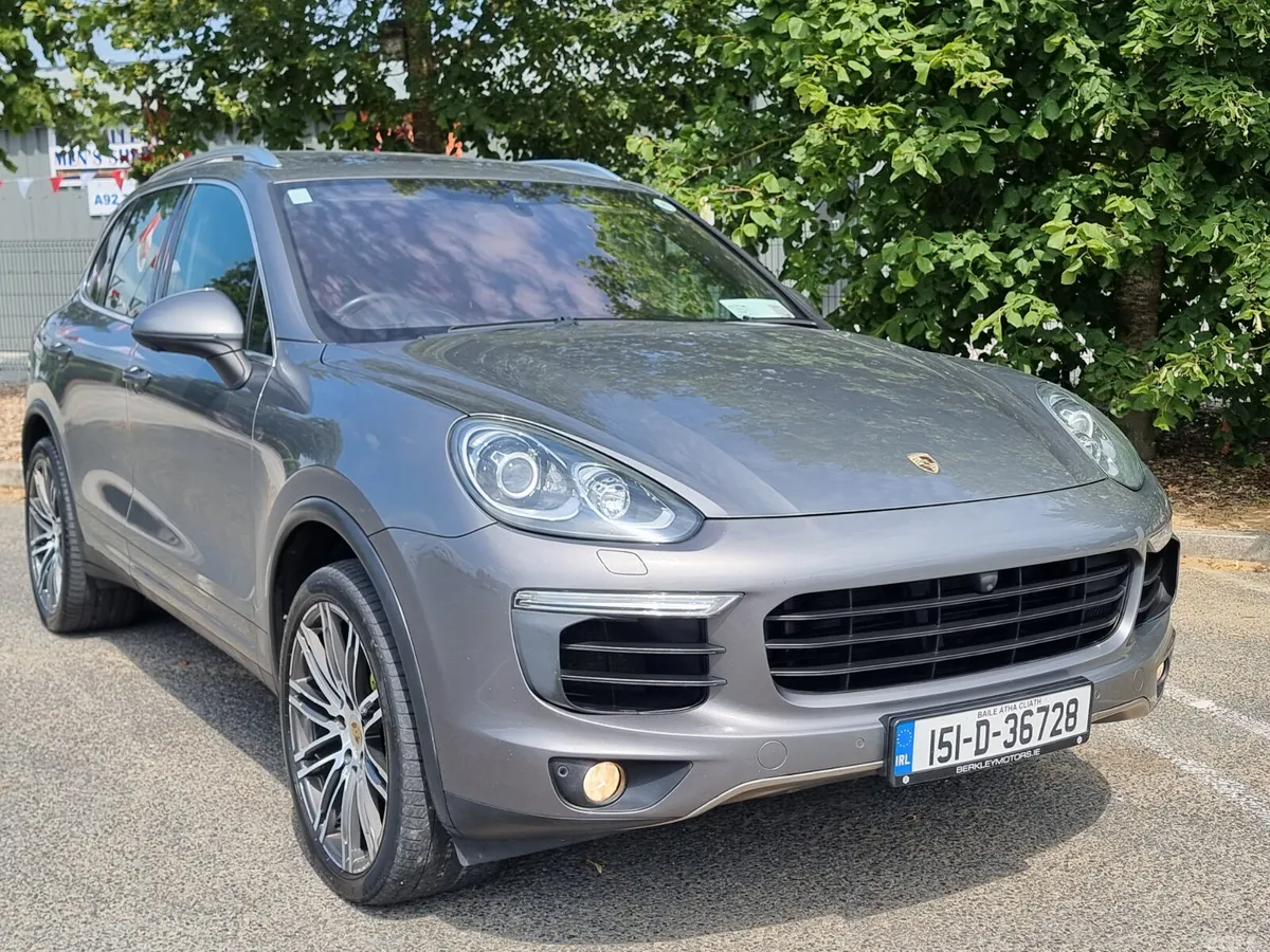 Porsche Cayenne SUV, Petrol Plug-in Hybrid, 2015, Grey