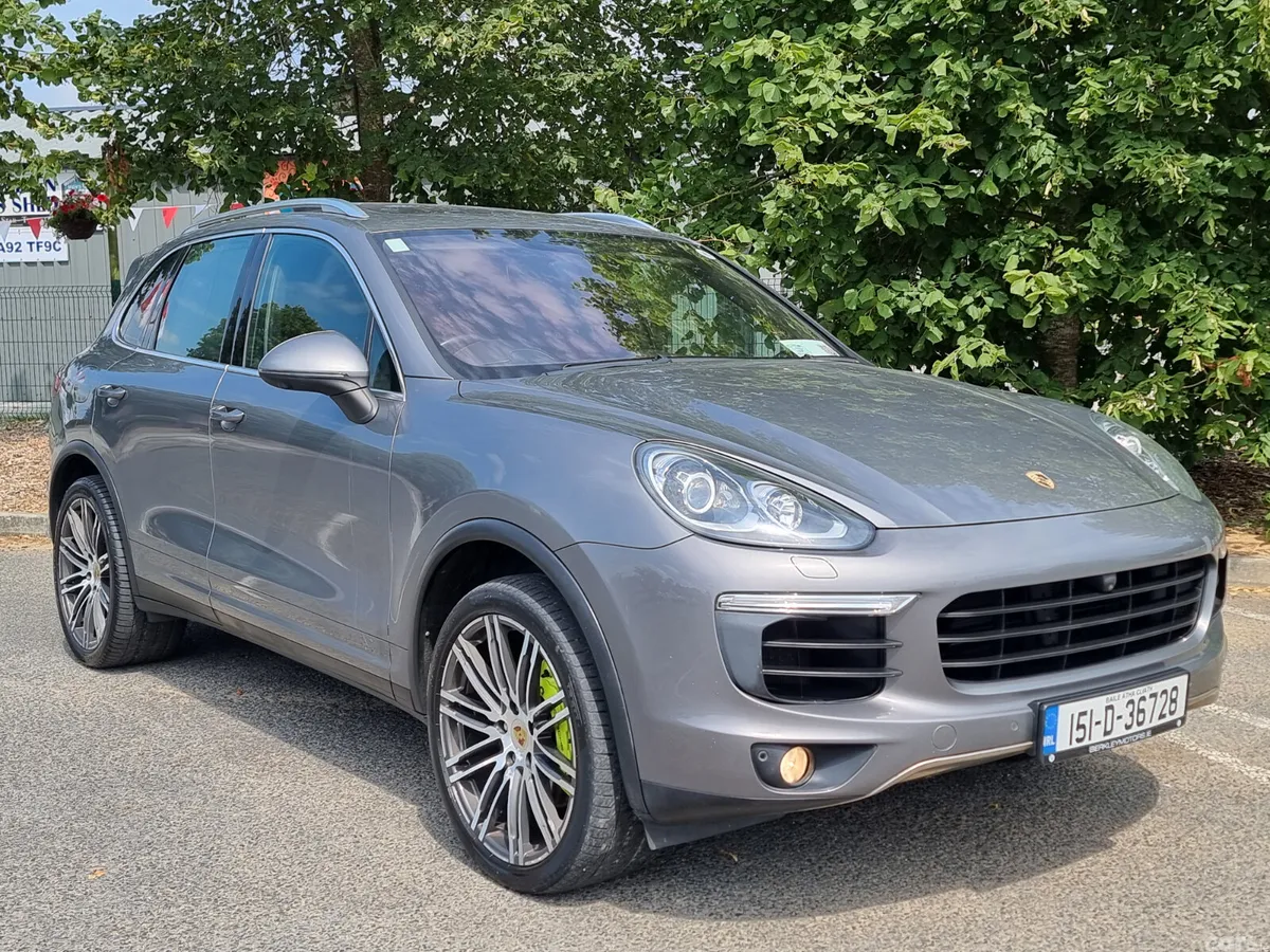 Porsche Cayenne SUV, Petrol Plug-in Hybrid, 2015, Grey