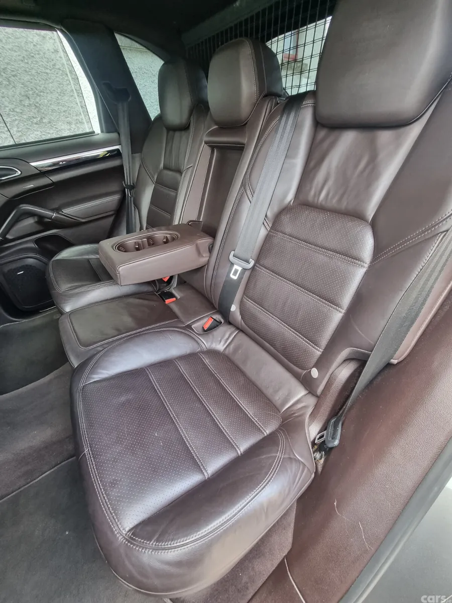 Porsche Cayenne SUV, Petrol Plug-in Hybrid, 2015, Grey