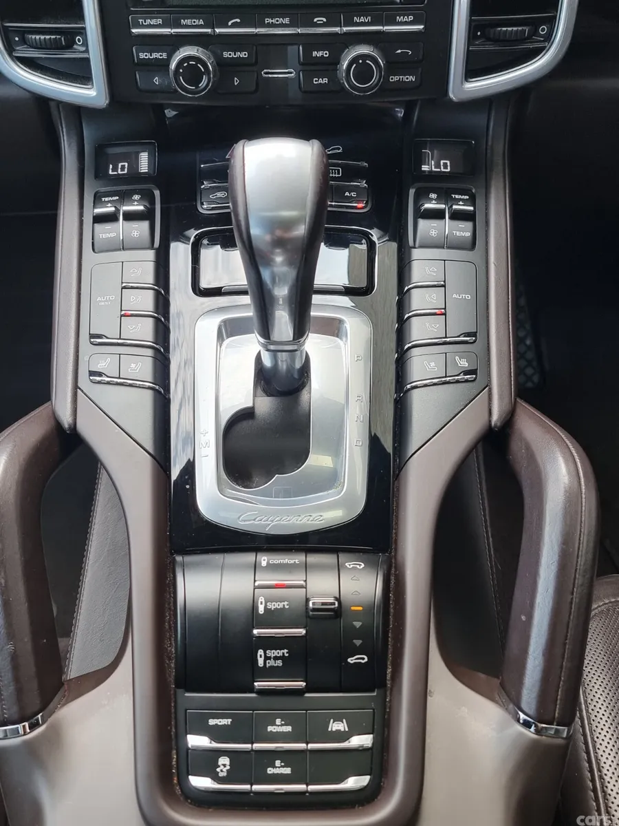 Porsche Cayenne SUV, Petrol Plug-in Hybrid, 2015, Grey