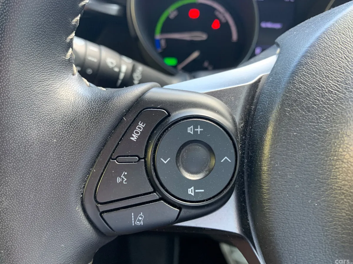 Toyota C-HR SUV, Petrol Hybrid, 2019, White