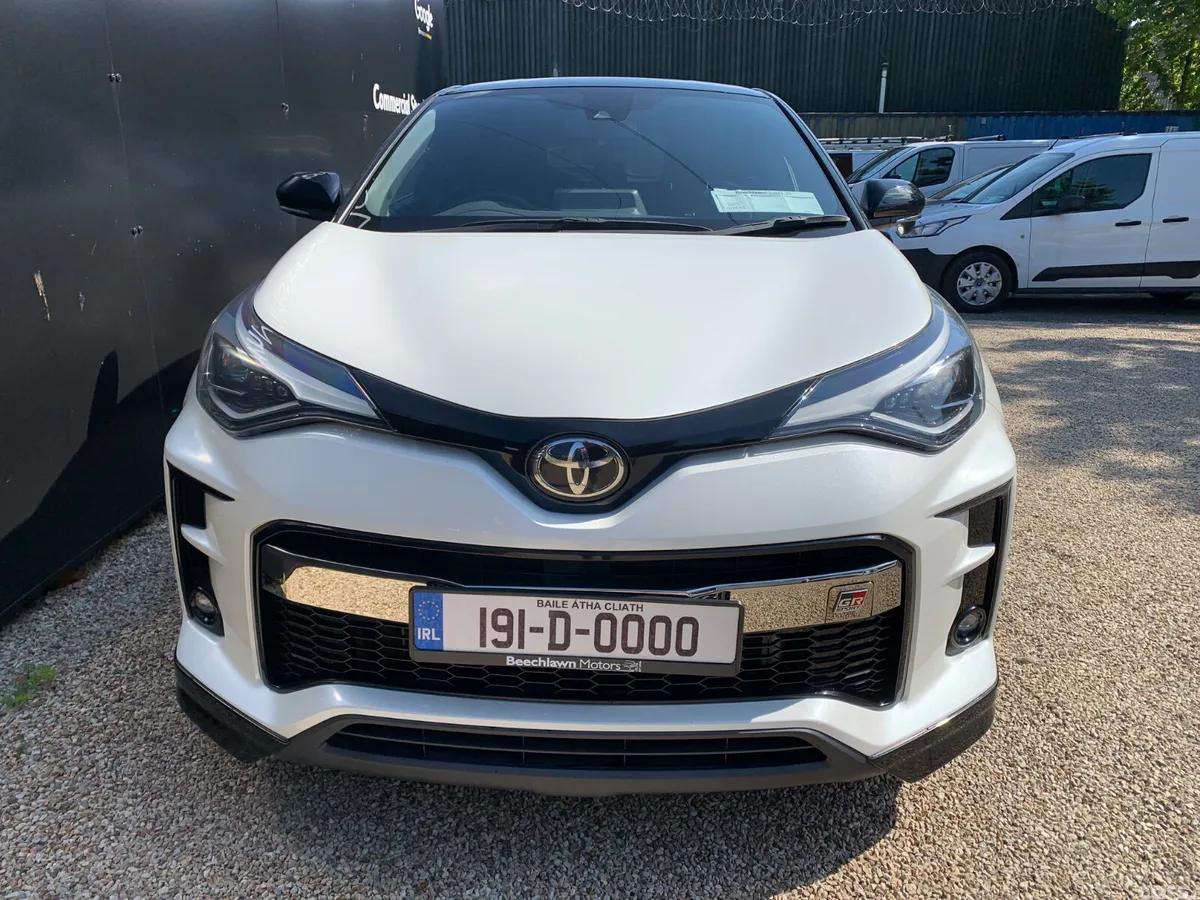 Toyota C-HR SUV, Petrol Hybrid, 2019, White