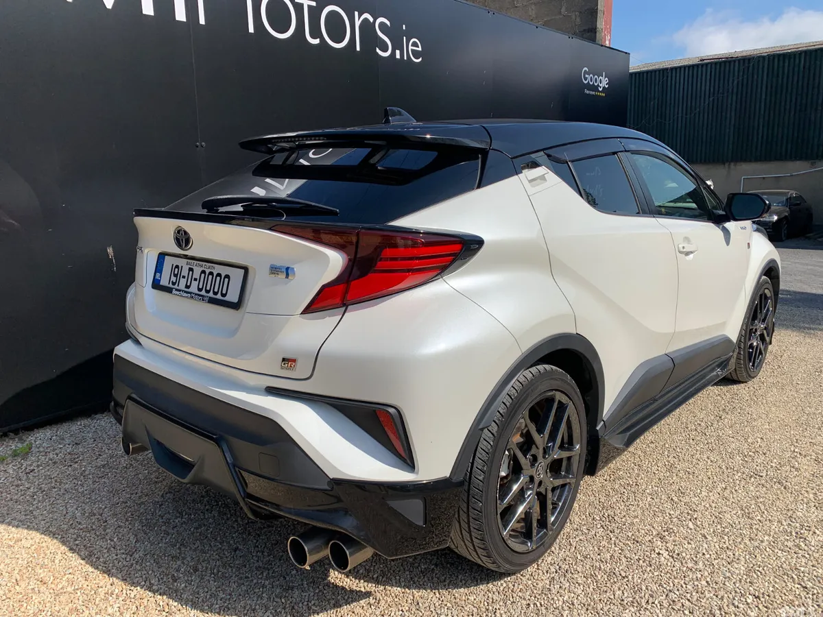 Toyota C-HR SUV, Petrol Hybrid, 2019, White
